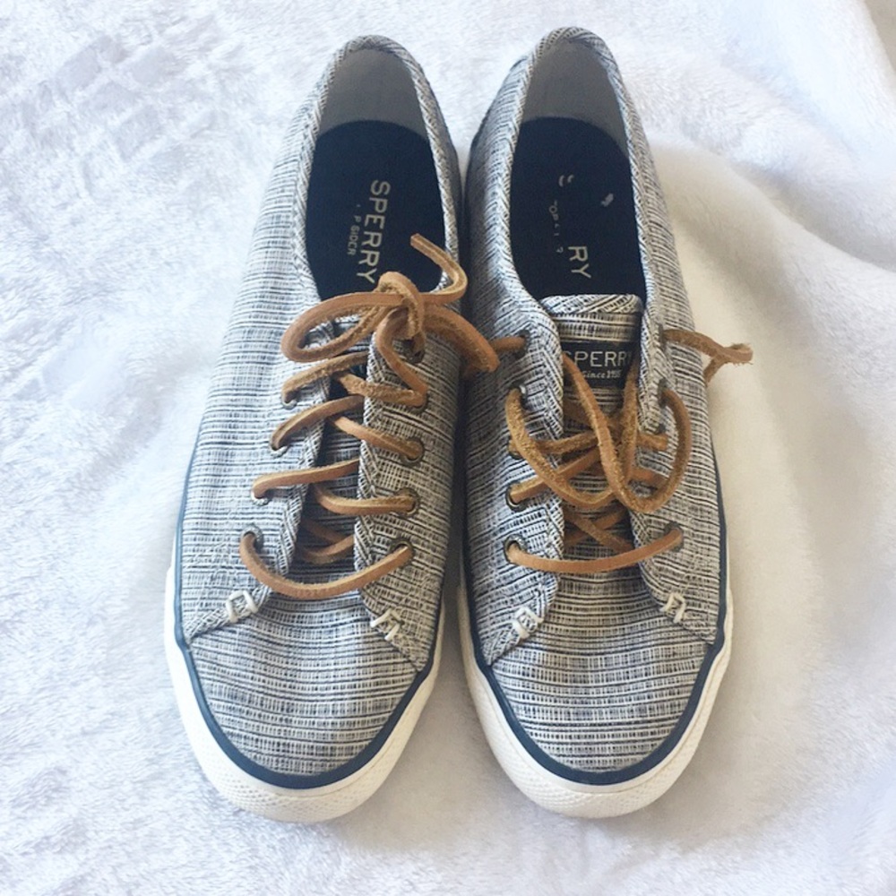 Sperry  dressy casual sneaker. Women’s size 6